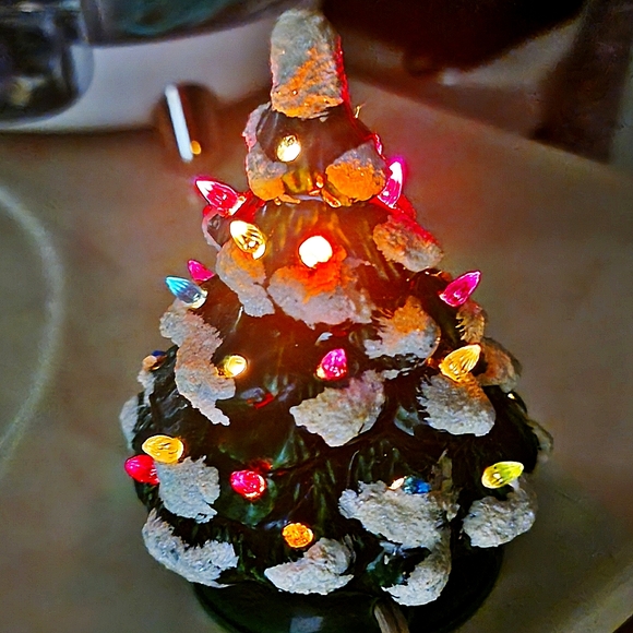 #Vintage 1970's #Ceramic Snow-Capped Mini #Christmas Tree 4.5" Tall - Picture 7 of 11